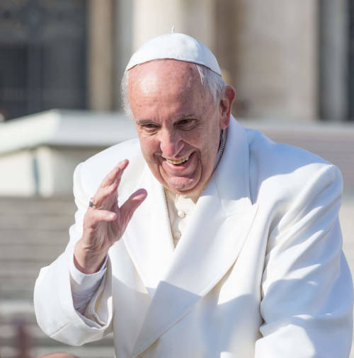 Saludo-PapaFrancisco.jpg