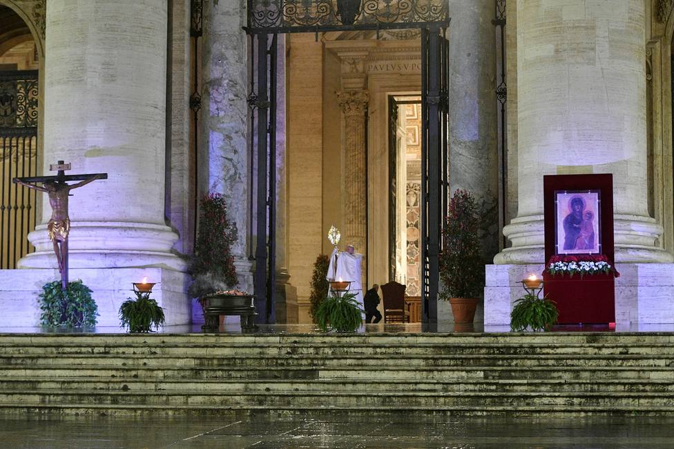 Bendicion-Papal-ante-los-Dos-Testigos.jpg